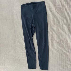Everlane The Perform Legging ankle length in Atlantic blue